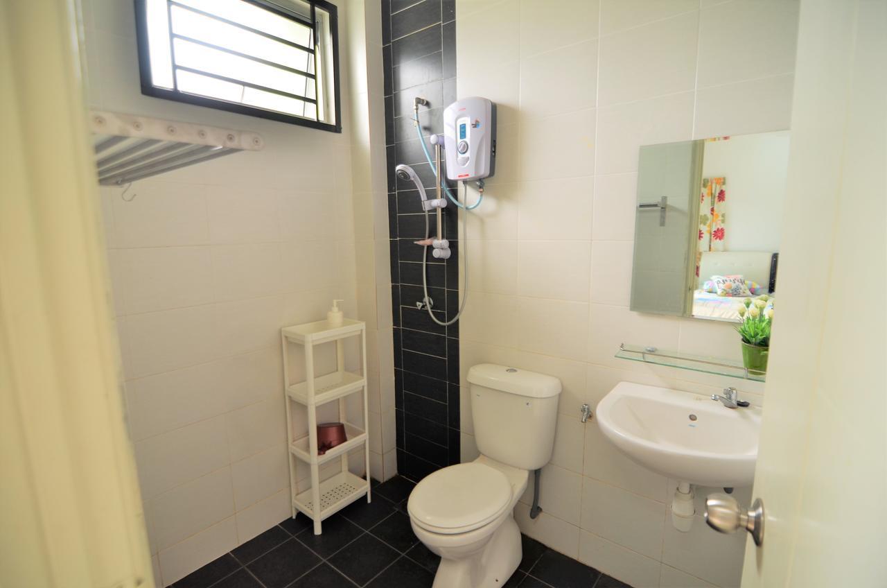 Impianacasa Kluang Homestay Keluang Exterior foto
